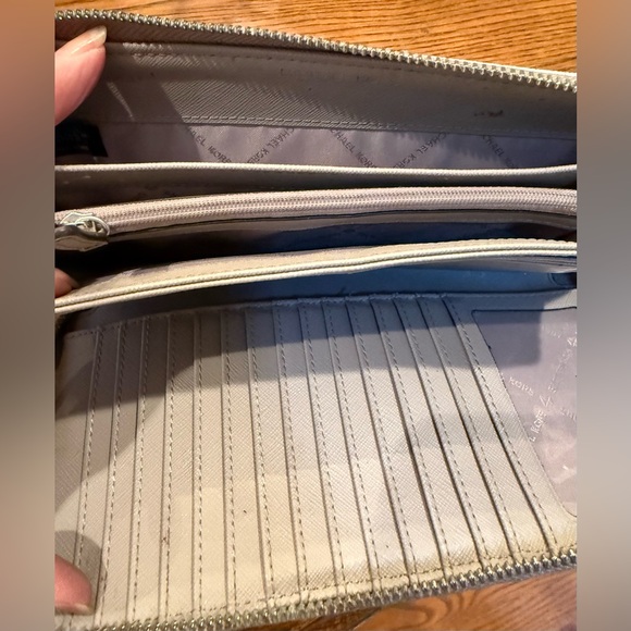 NWOT MICHAEL KORS Logo Quarter Zip  Wallet Purse Orig $228 - Picture 2 of 2